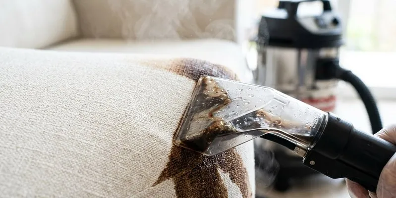 Koltuktan Çay ve Kahve Lekesi Nasıl Çıkar? Kesin Çözümler